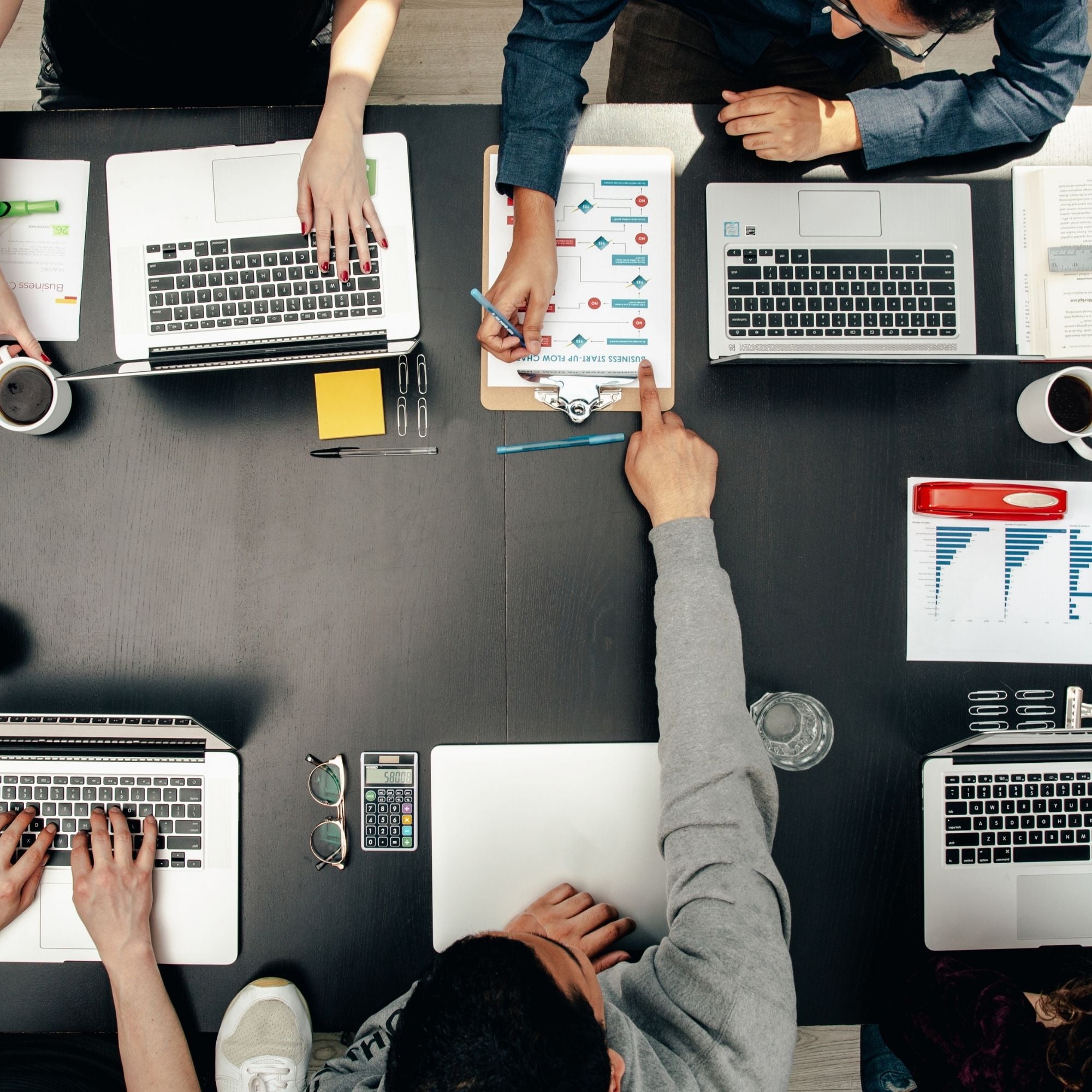 Elevamos la productividad a través del *mobiliario*.